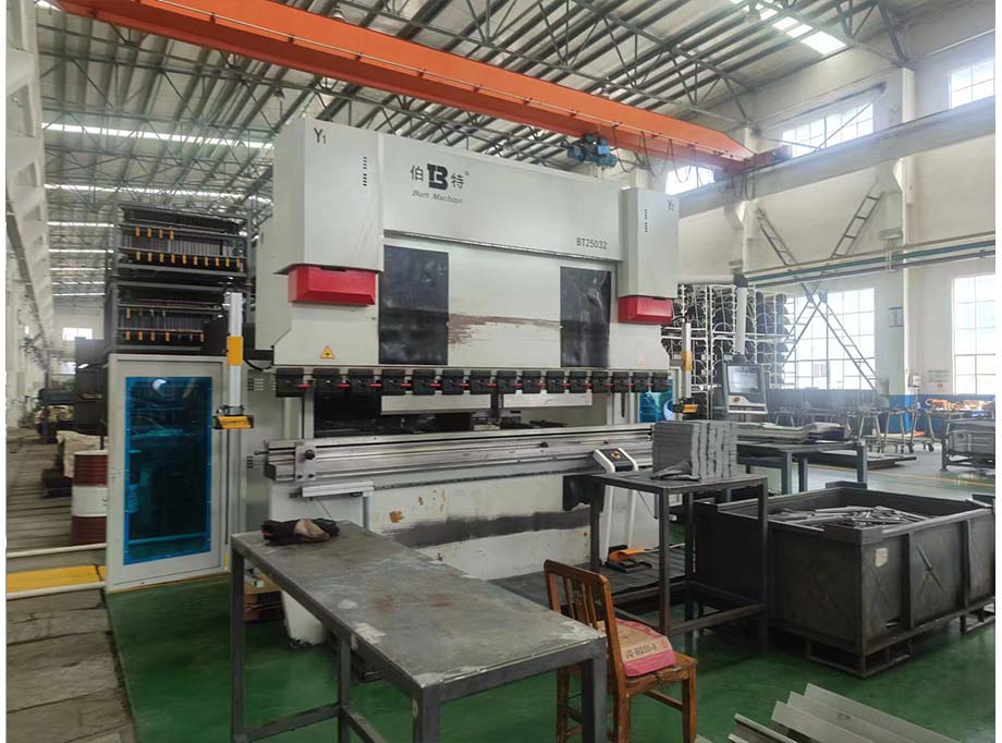 濰柴伯特折彎機保護裝置安裝案例